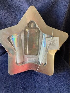Baylis & Harding Women’s Bath & Body Gift Set - Silver